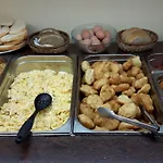 Hotel Black Sea - Breakfast, Pool & Free Parking