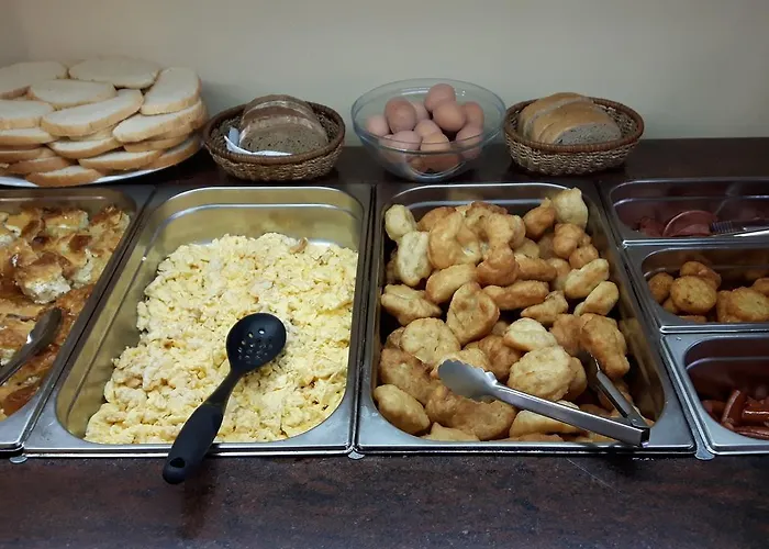 Hotel Black Sea - Breakfast, Pool & Free Parking